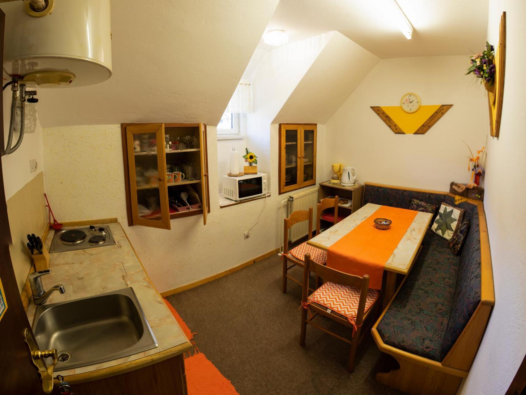 Apartments And Rooms Razen Bohinj Esterno foto