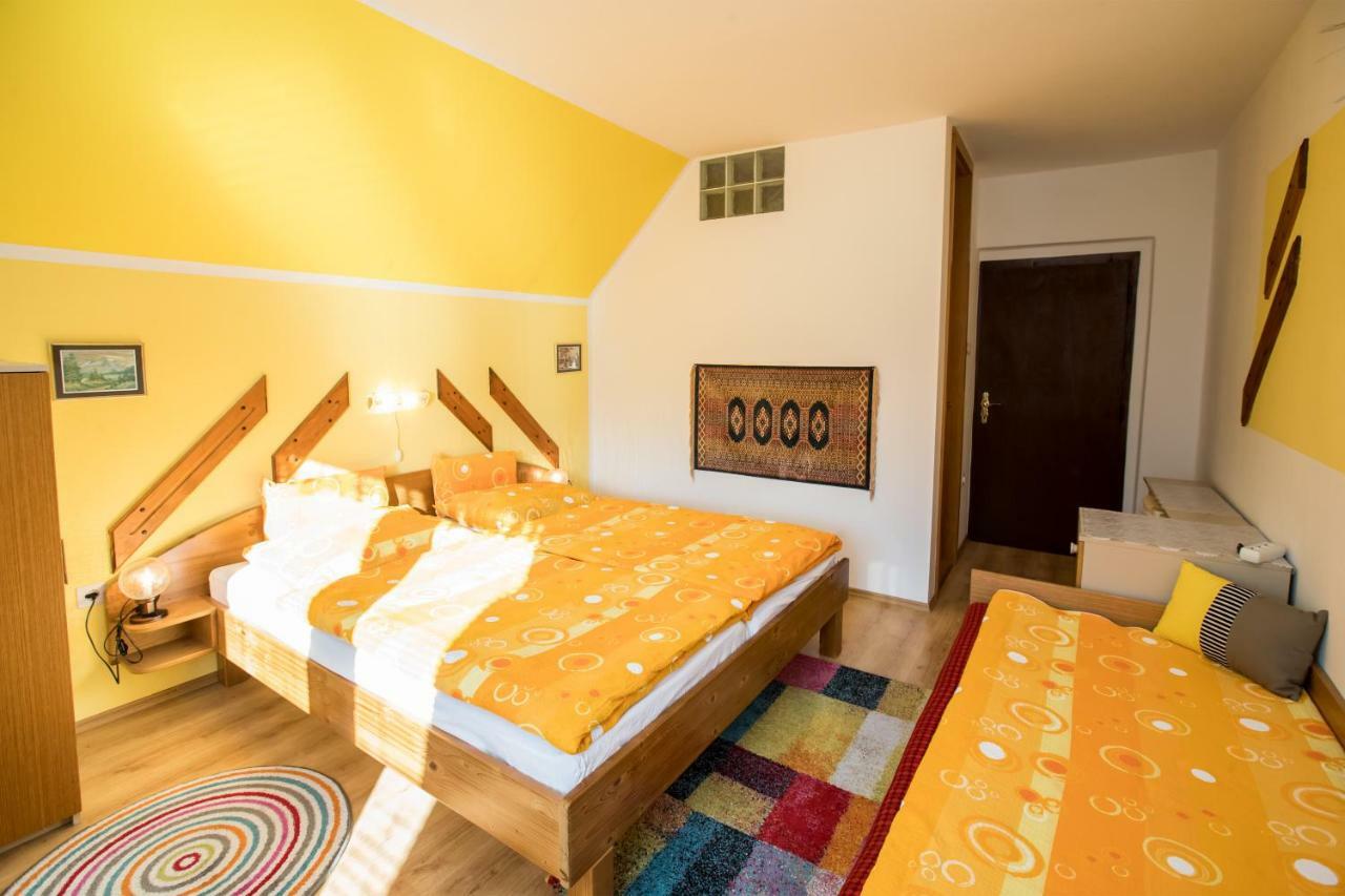 Apartments And Rooms Razen Bohinj Esterno foto