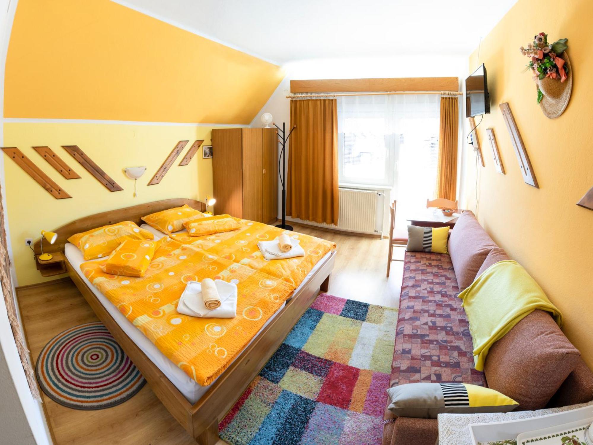 Apartments And Rooms Razen Bohinj Esterno foto